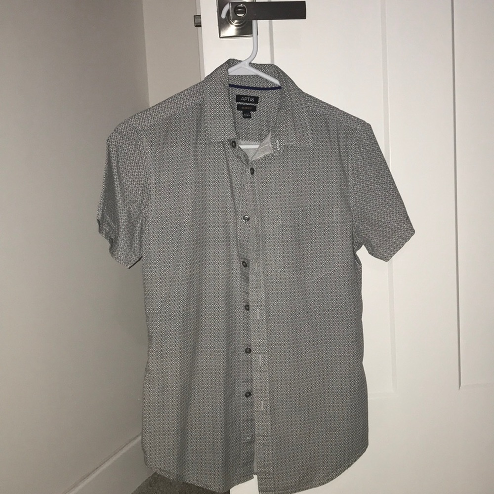 White and black short sleeve shirt